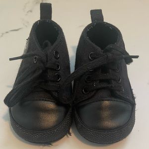 Baby Shoes - Size: 12 to 18 months